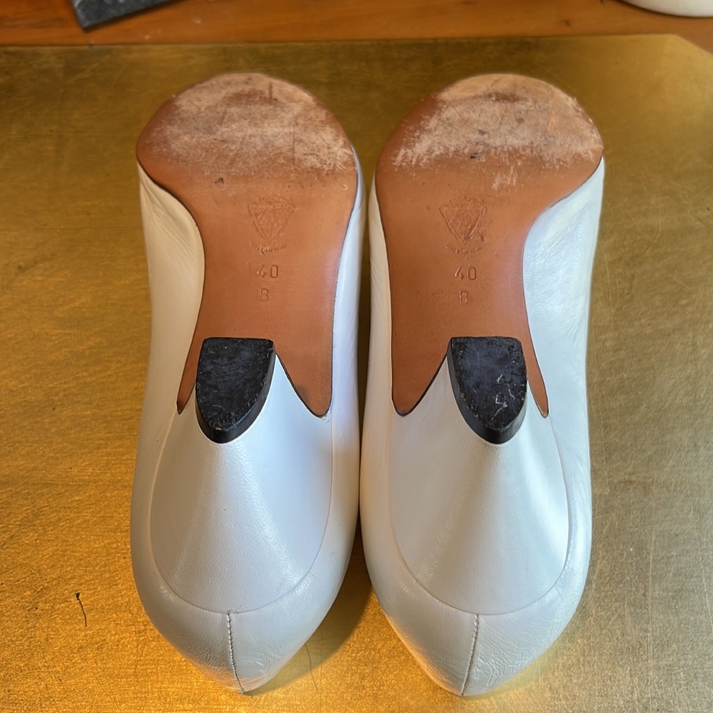 Gucci Logo Heels in Bright White Leather | ULTRA RARE! - Picture 15 of 16